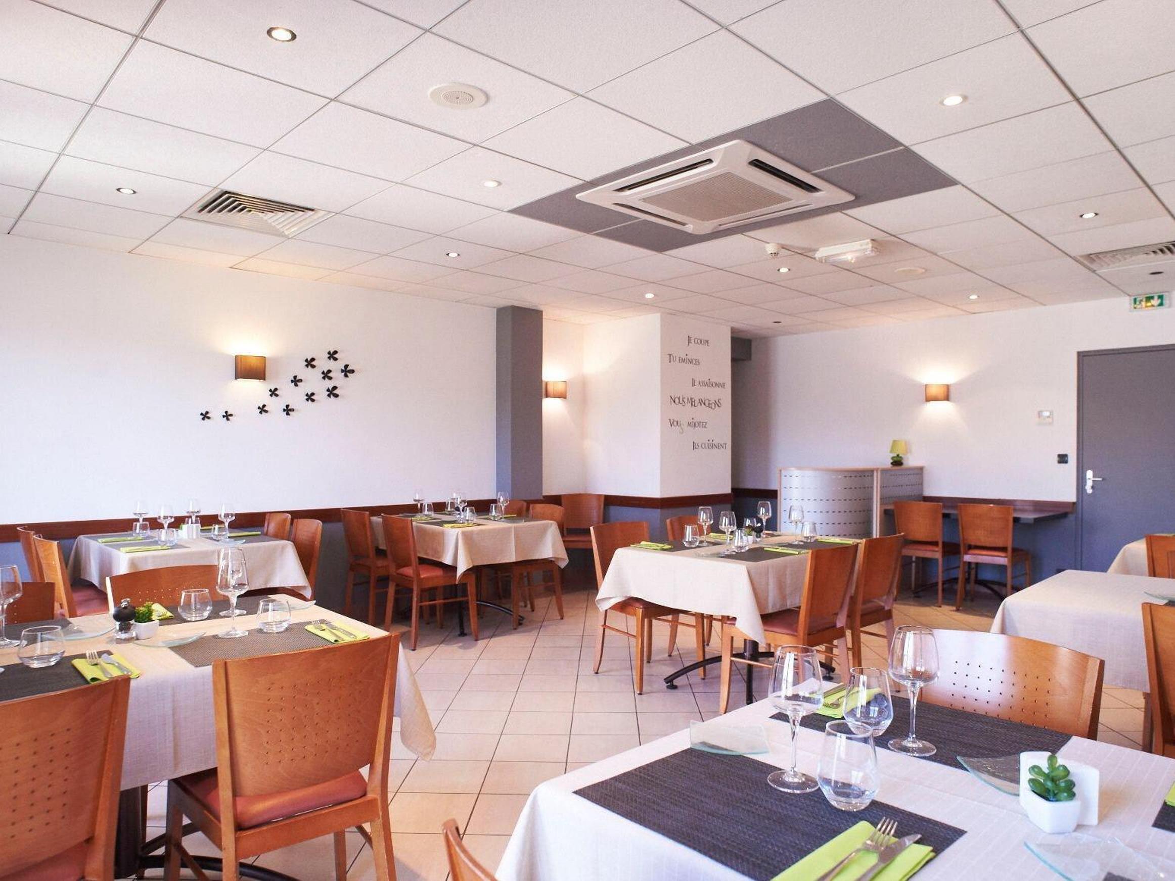 Logis Hotel Angers Sud Rest. Henriette