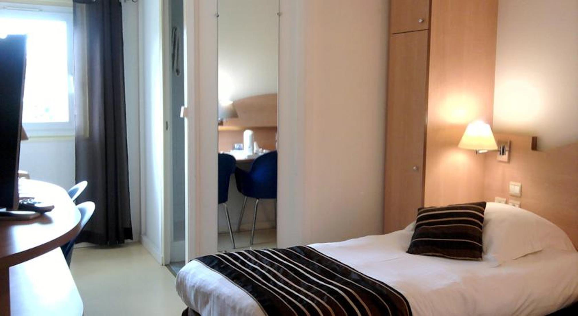 Logis Hotel Angers Sud Rest. Henriette