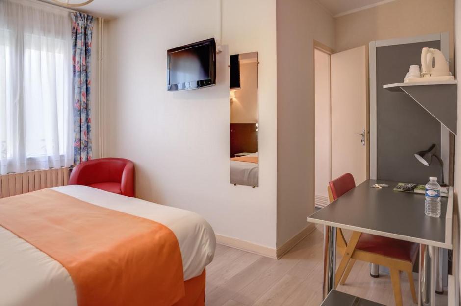 Hotel Logis De La Barque