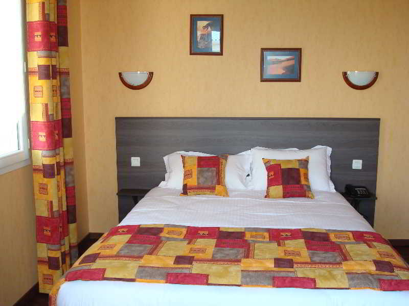 Brit Hotel Azur