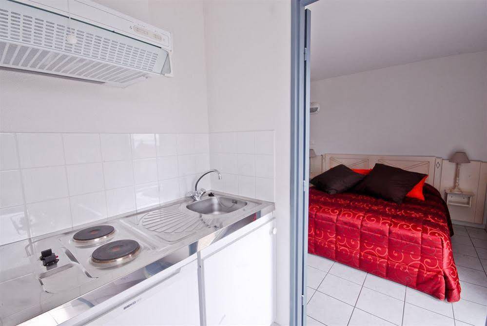 Adonis Les Epesses by Olydea