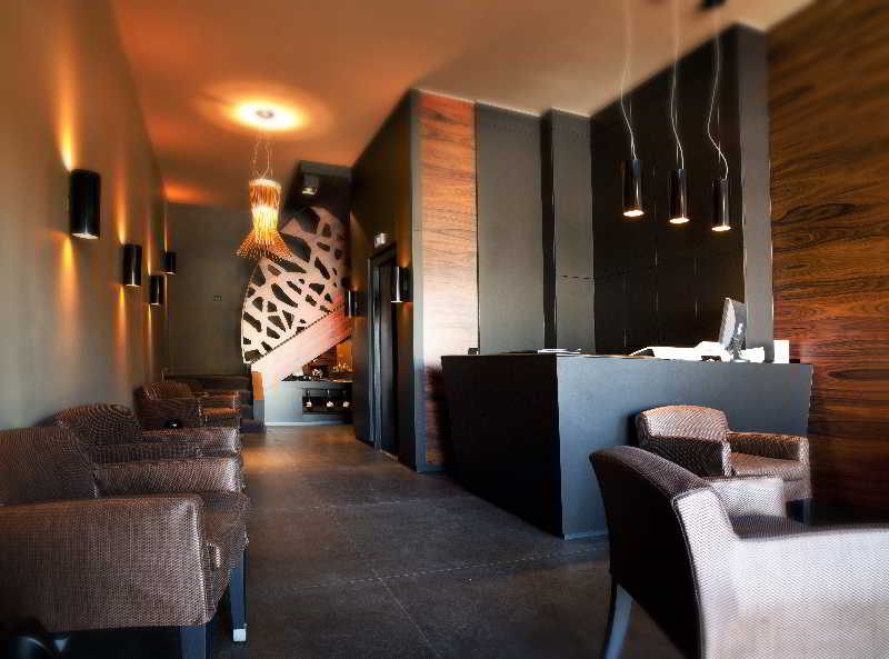 L'Hotel