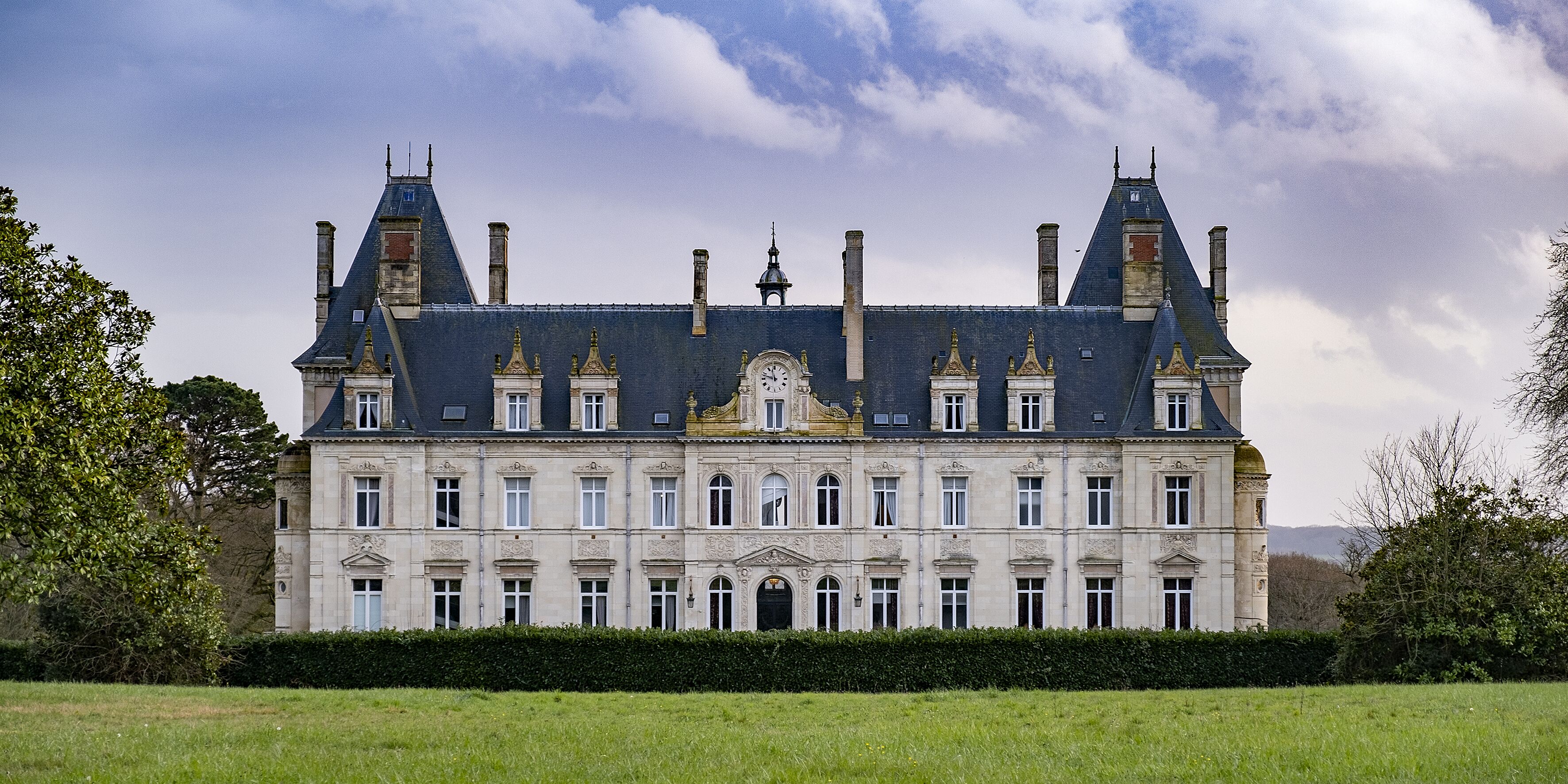 Chateau De Tressé