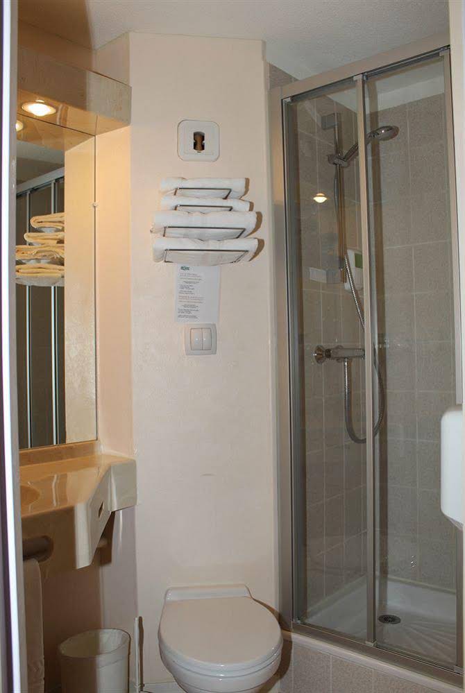 Brit Hotel Les Evens