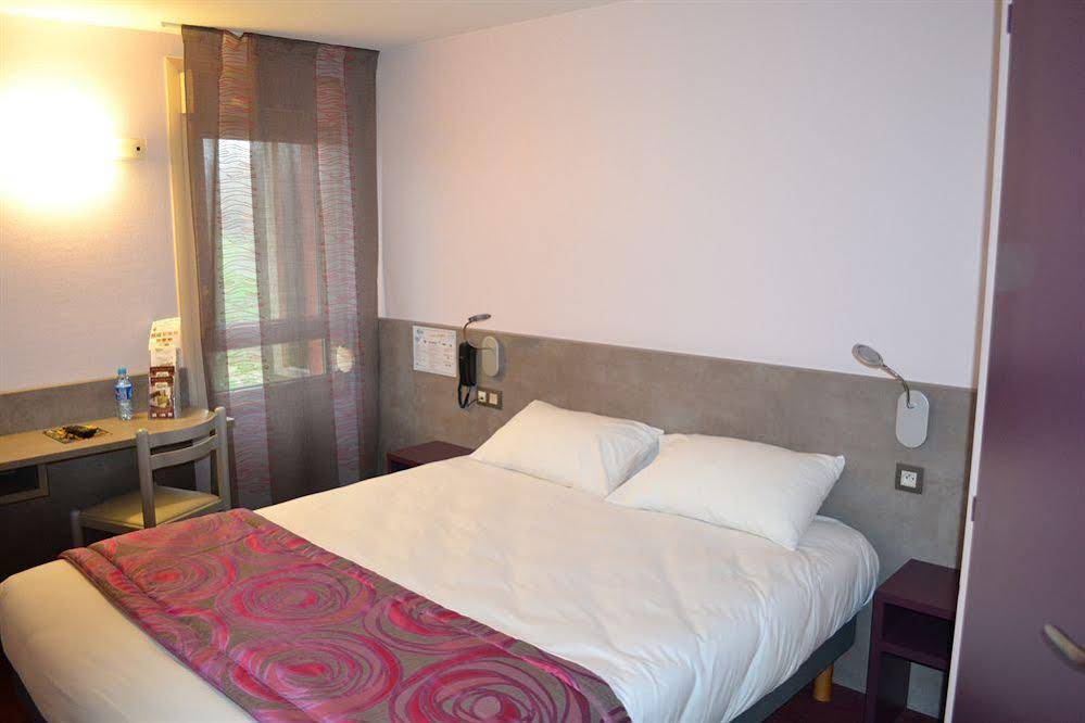 Brit Hotel Les Evens