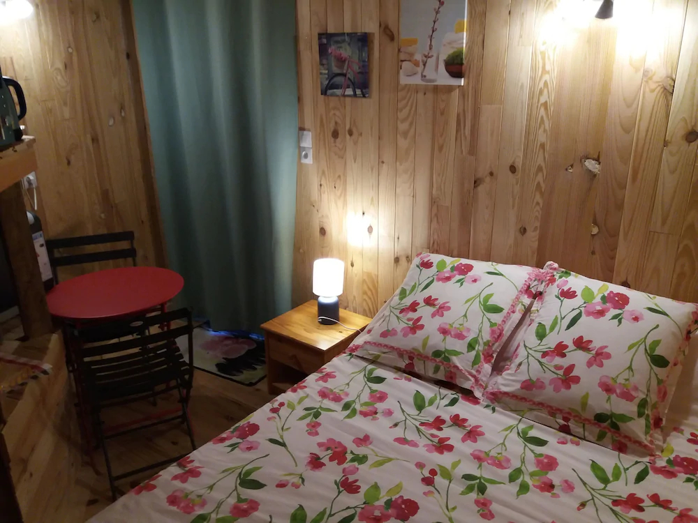 Cabane Dans Les Arbres - Le Nid Dans Le Chêne Cabane Dans Les Arbres - Le Nid Dans Le Chêne