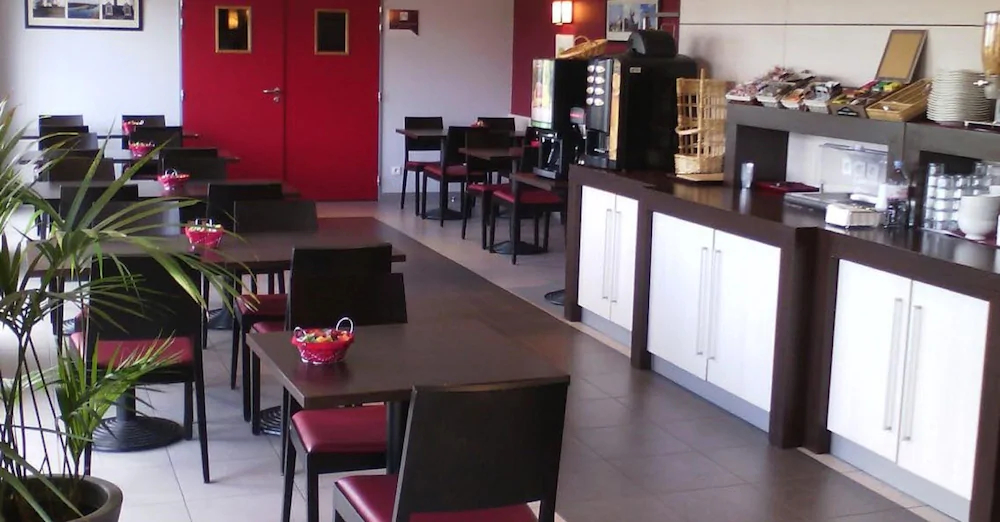B&B HOTEL Compiègne Thourotte