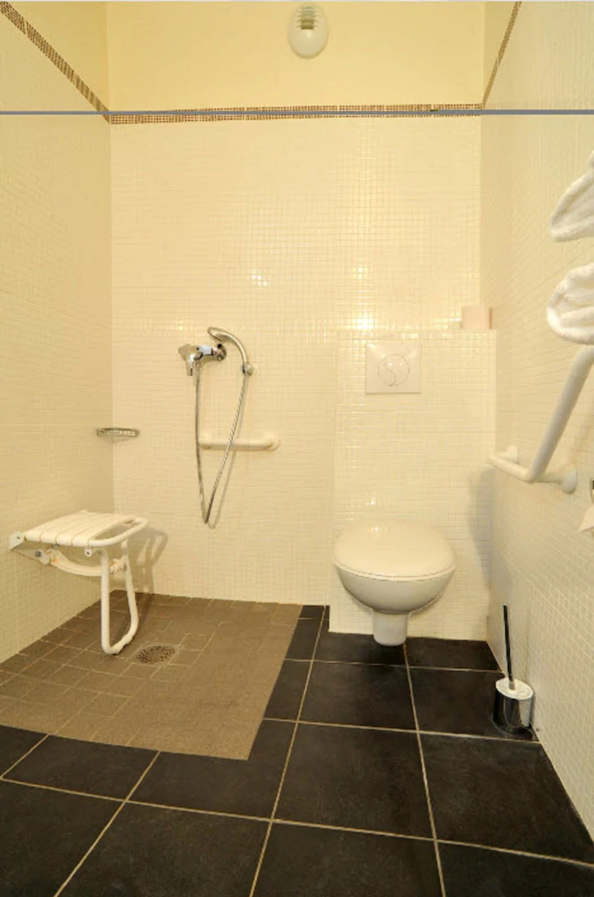 B&B HOTEL Compiègne Thourotte