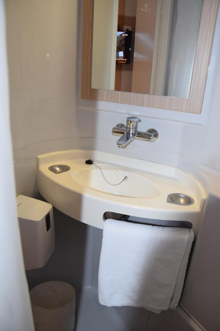 Première Classe Creil - Villers Saint Paul