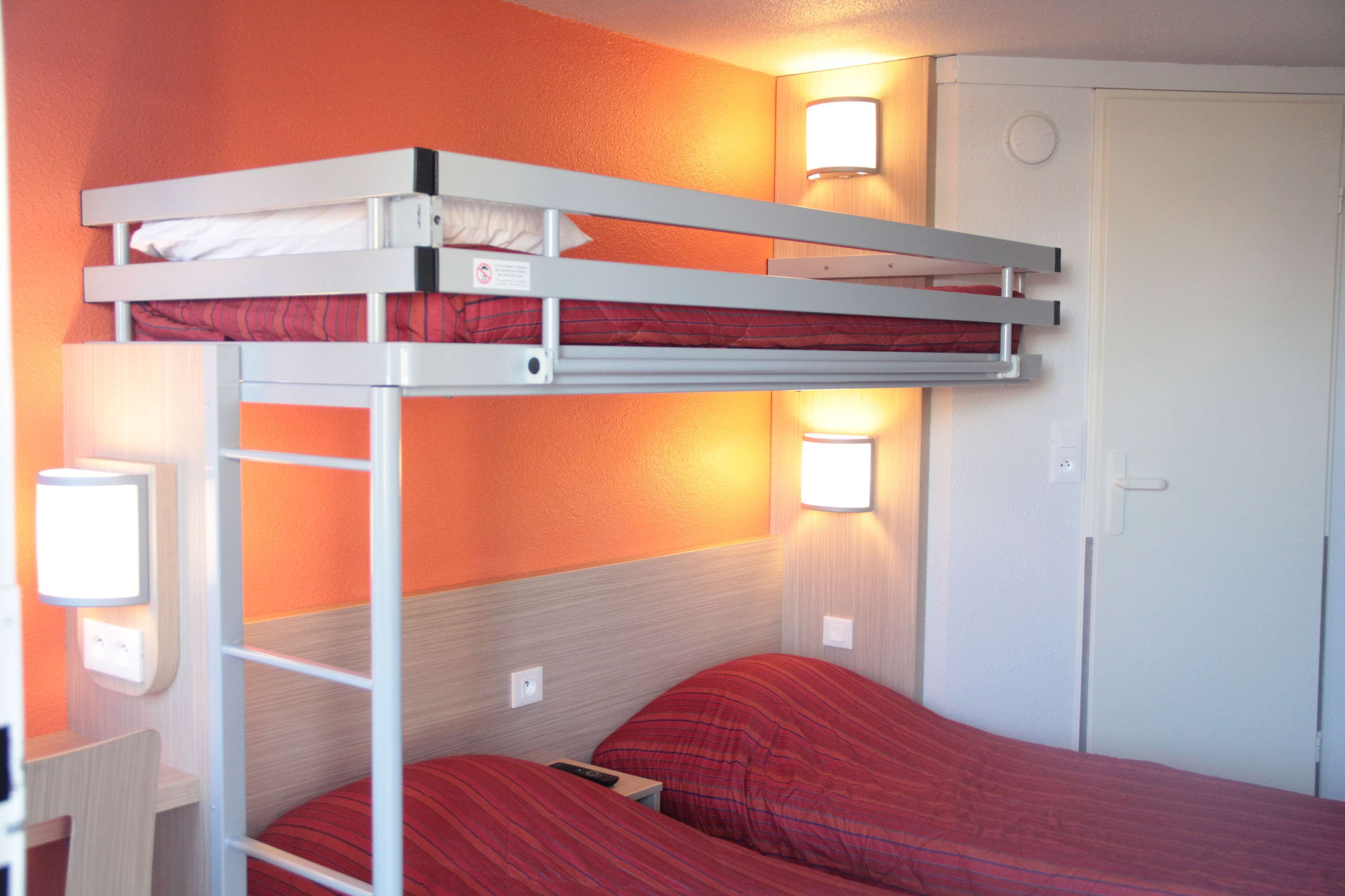 Première Classe Creil - Villers Saint Paul