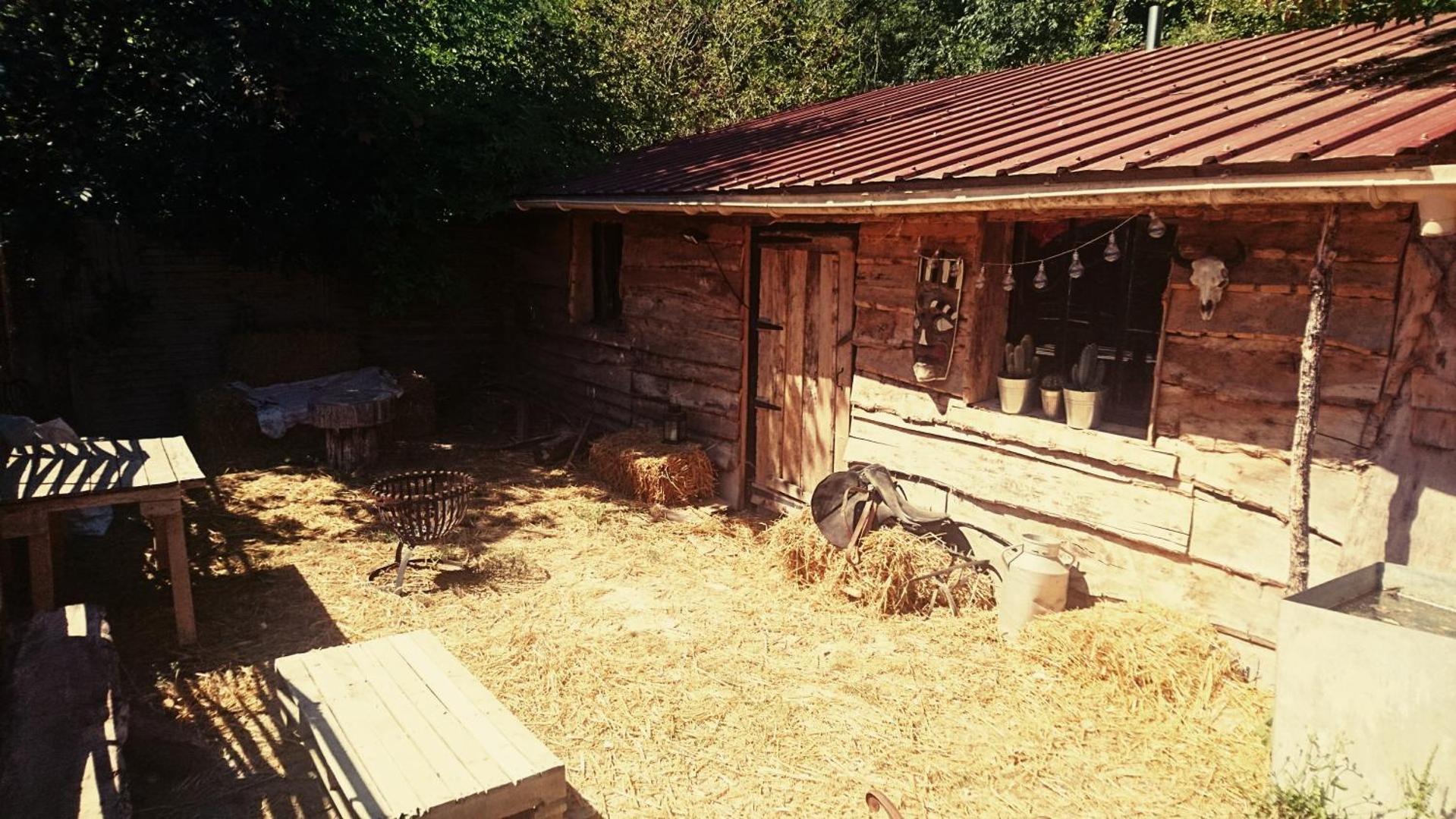 La Cabane Aux Loups