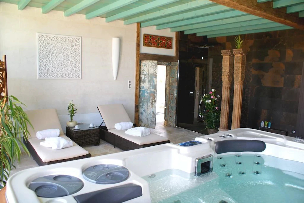 Domaine Des Doucins & Spa-Gite Cypres