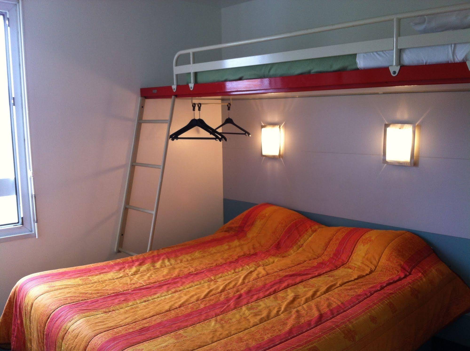 Brit Hotel Essentiel Poitiers – Gare du Futuroscope
