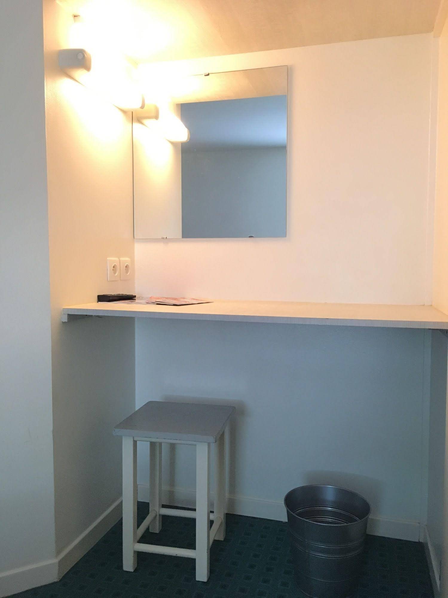 Brit Hotel Essentiel Poitiers – Gare du Futuroscope