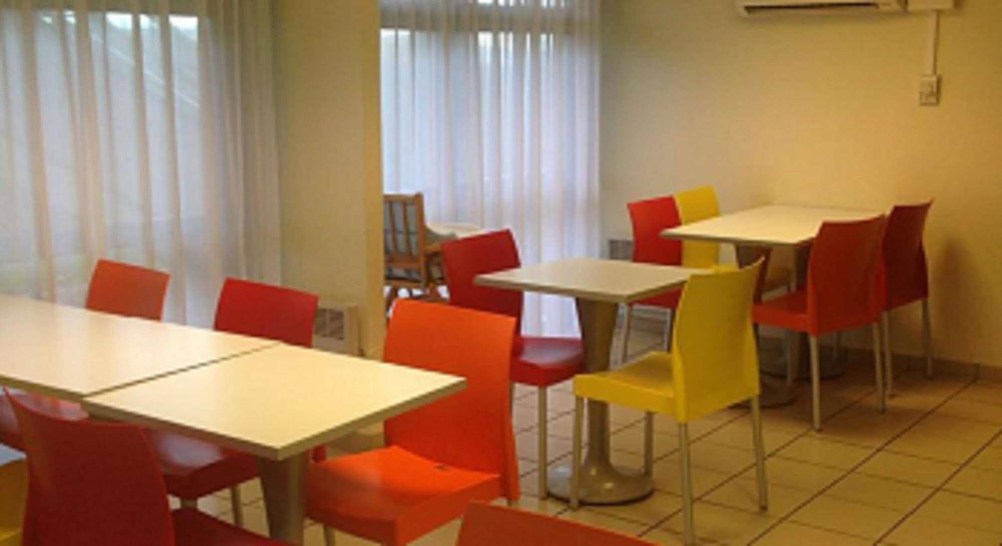 Hotel Premiere Classe Niort Est - La Creche