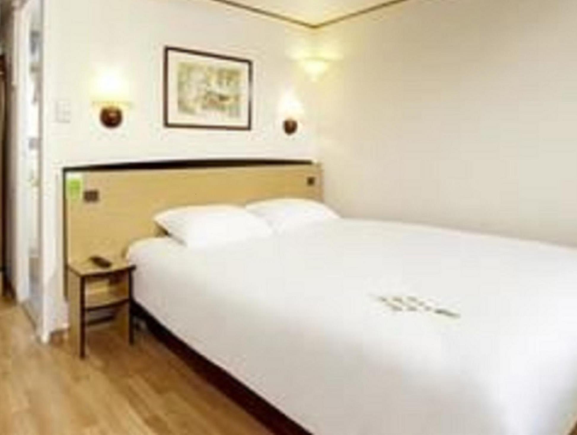 Hôtel Campanile Niort Est - La Crèche