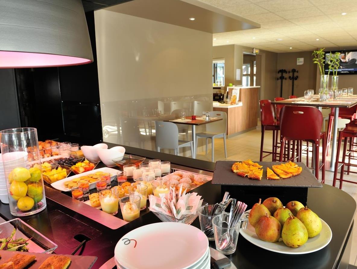 Hôtel Campanile Niort Est - La Crèche