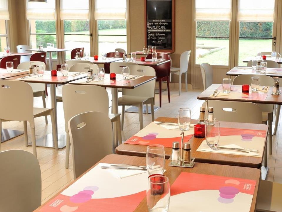 Hôtel Campanile Niort Est - La Crèche