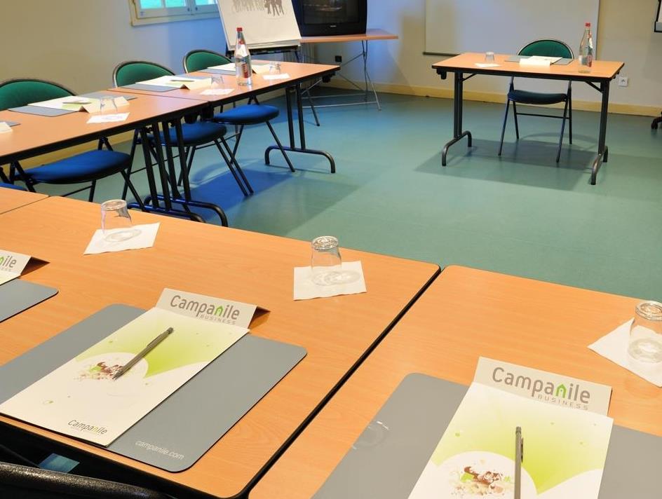 Hôtel Campanile Niort Est - La Crèche