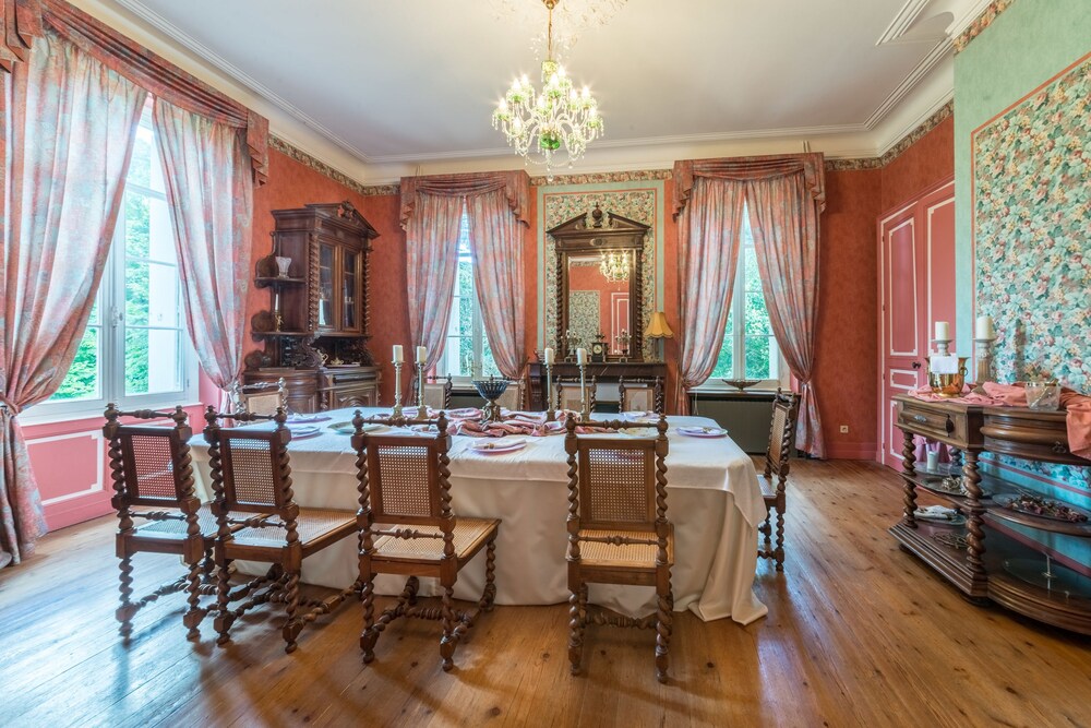 Chateau Le Parc de Mirambeau