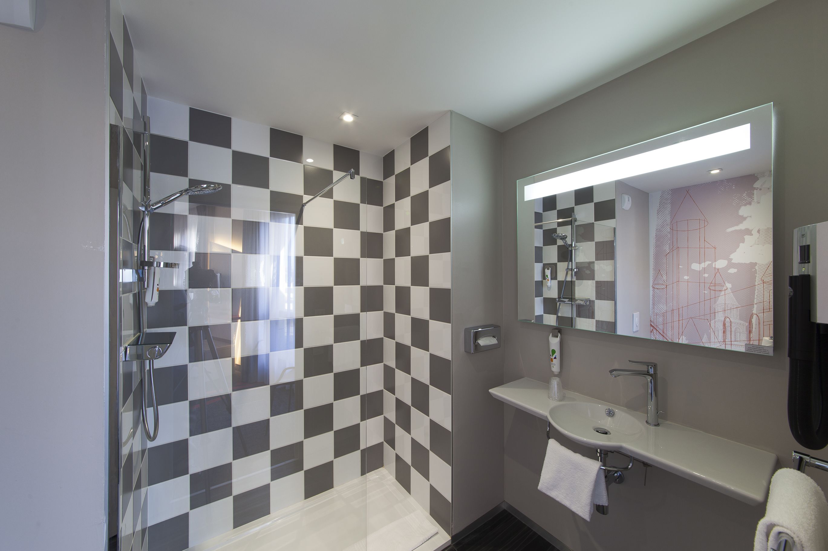 Ibis Styles Poitiers Centre Hotel