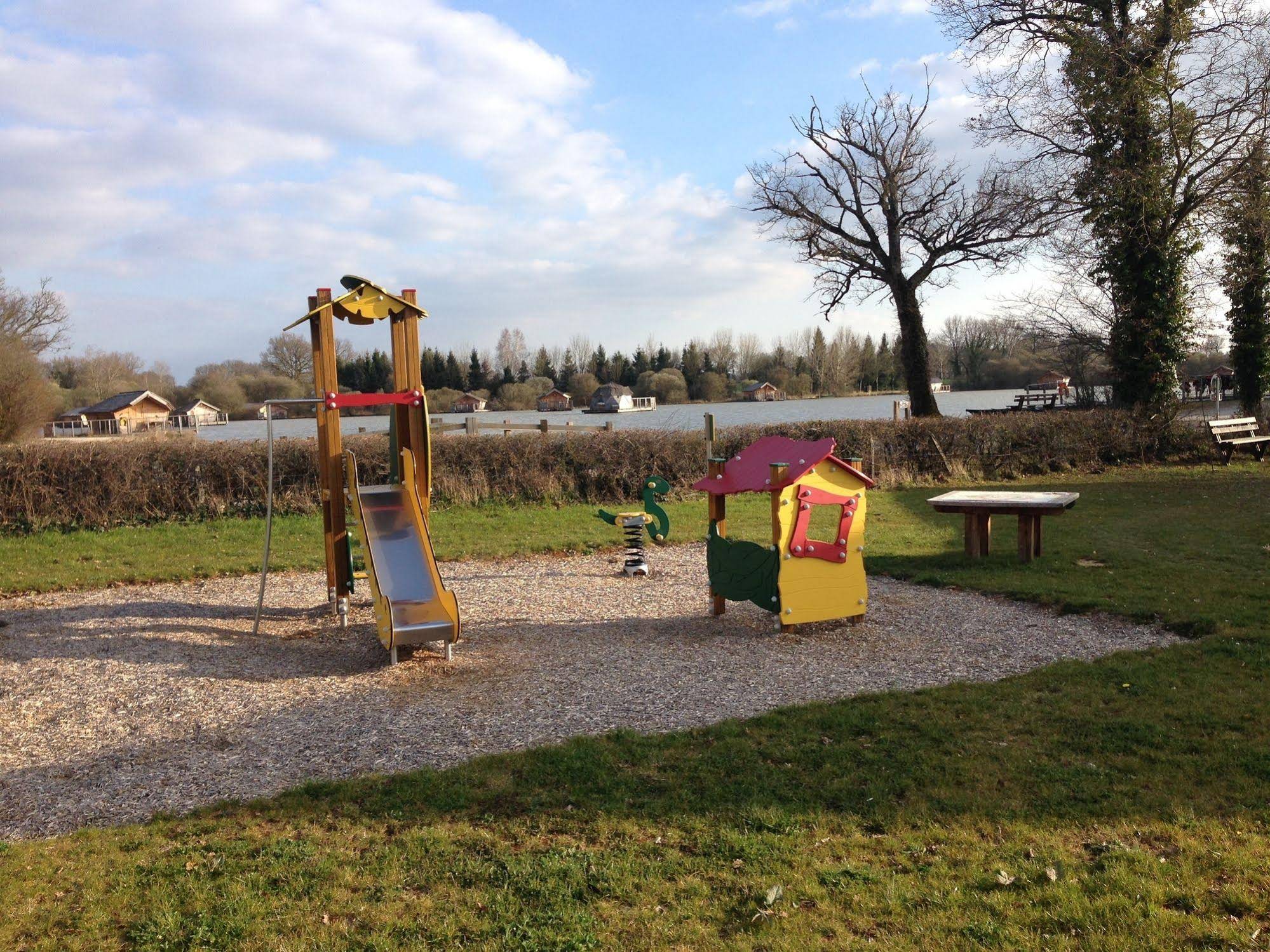 Village Flottant de Pressac