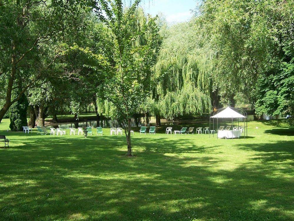 Domaine De Roullet