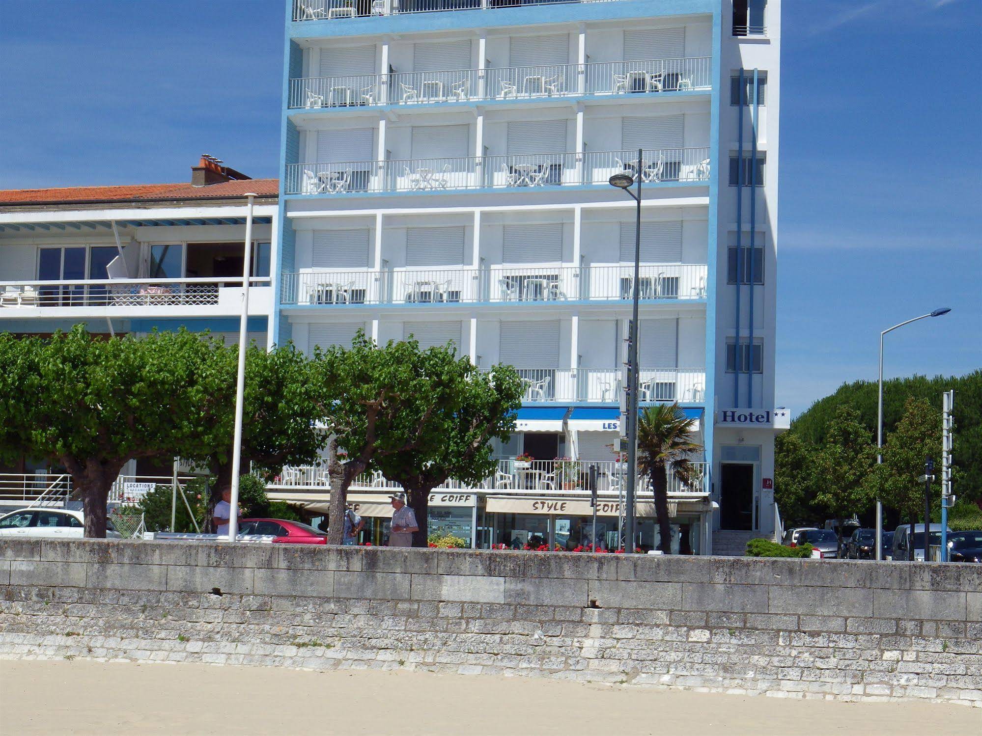 Les Embruns