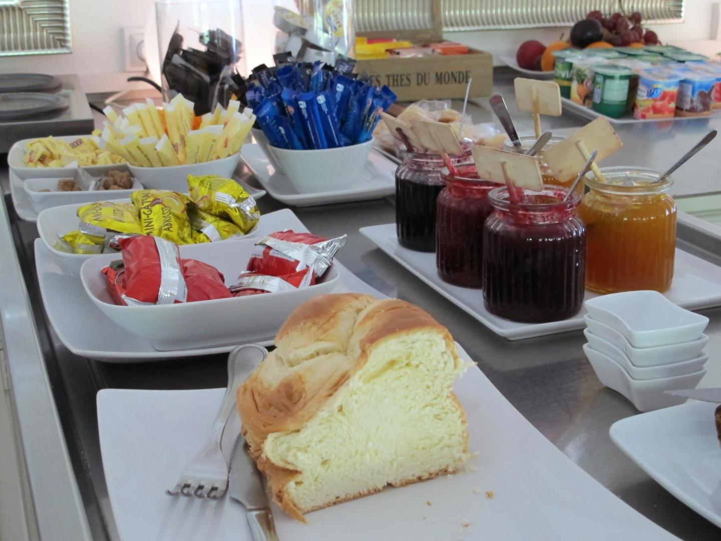 Kyriad Hotel Saintes