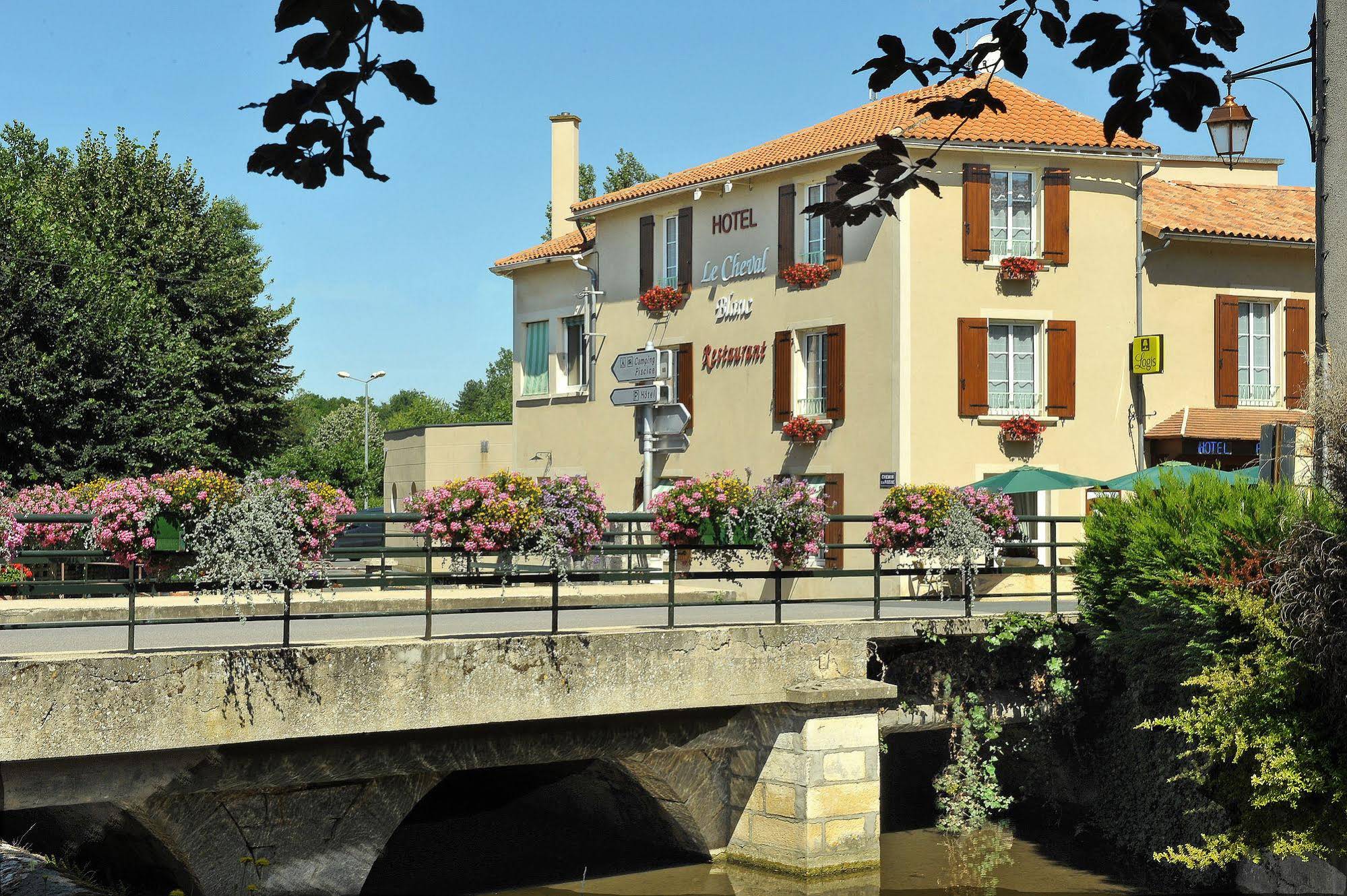 Le Cheval Blanc et Clovis