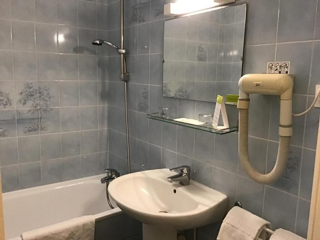 Brit Europ Hotel