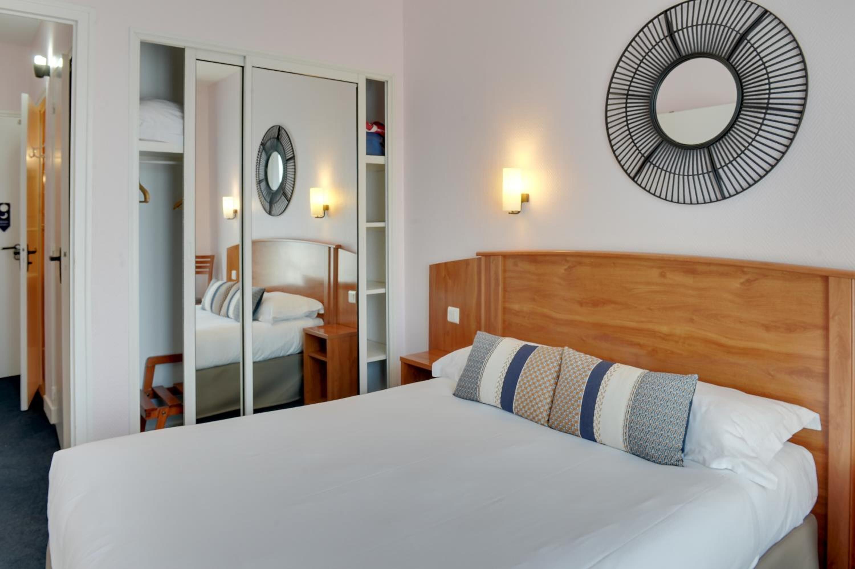 Brit Europ Hotel