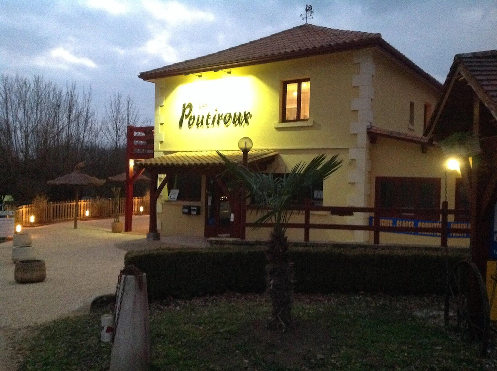Camping Les Poutiroux - Mobilhome