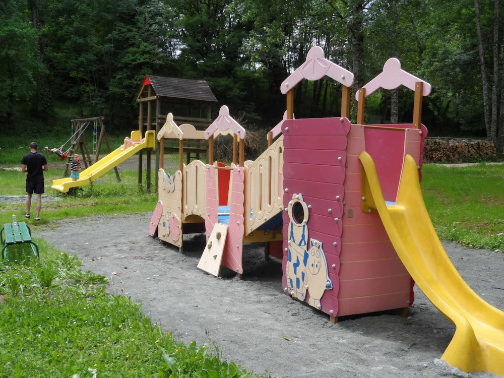 Camping le Repaire - Les Chalets