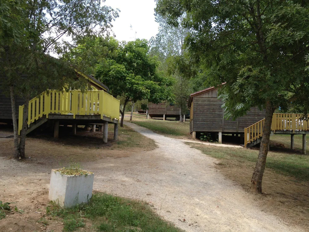 Camping le Repaire - Les Chalets