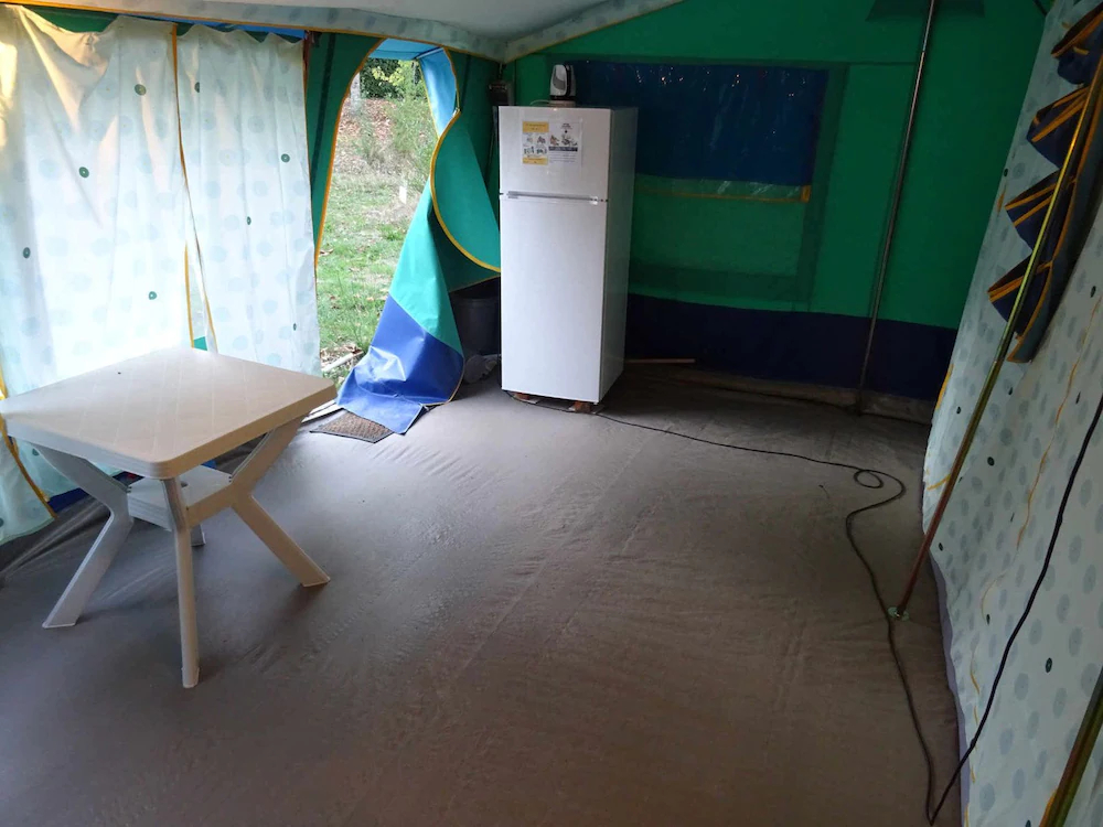 Camping Le Repaire - Tente Aménagée