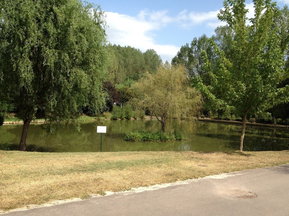 Camping Le Repaire - Tente Aménagée