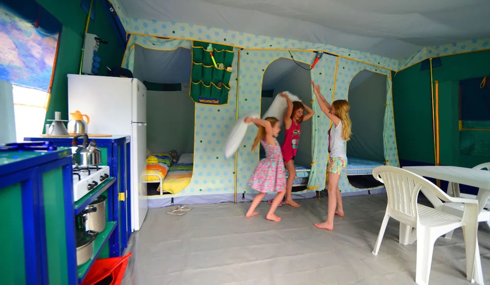 Camping Le Repaire - Tente Aménagée