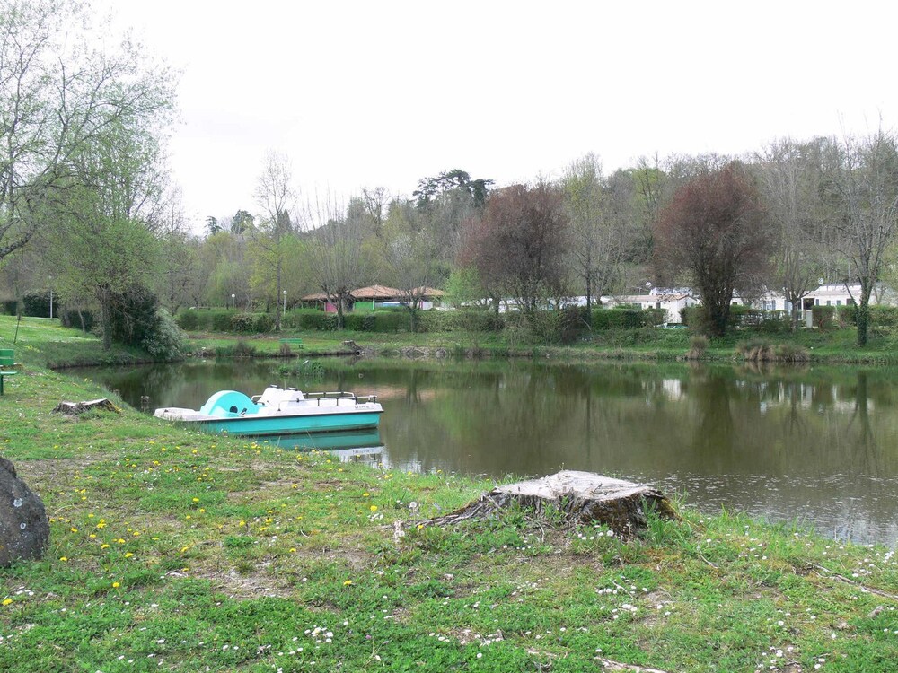 Camping Le Repaire - Tente Aménagée
