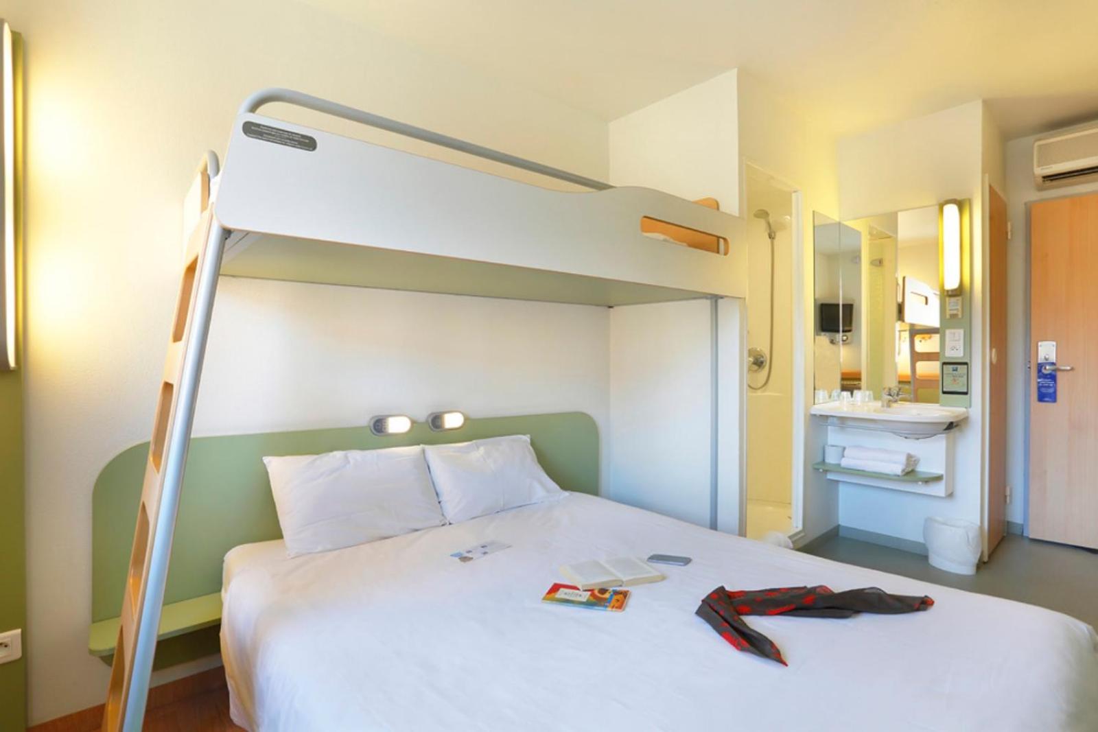 First Inn Hotel