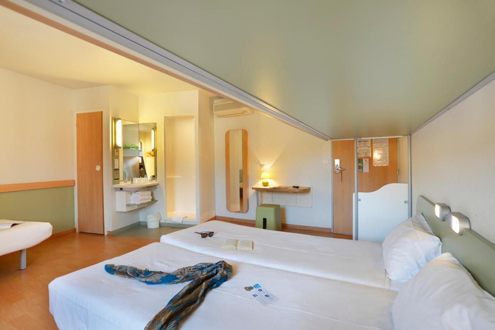 First Inn Hotel