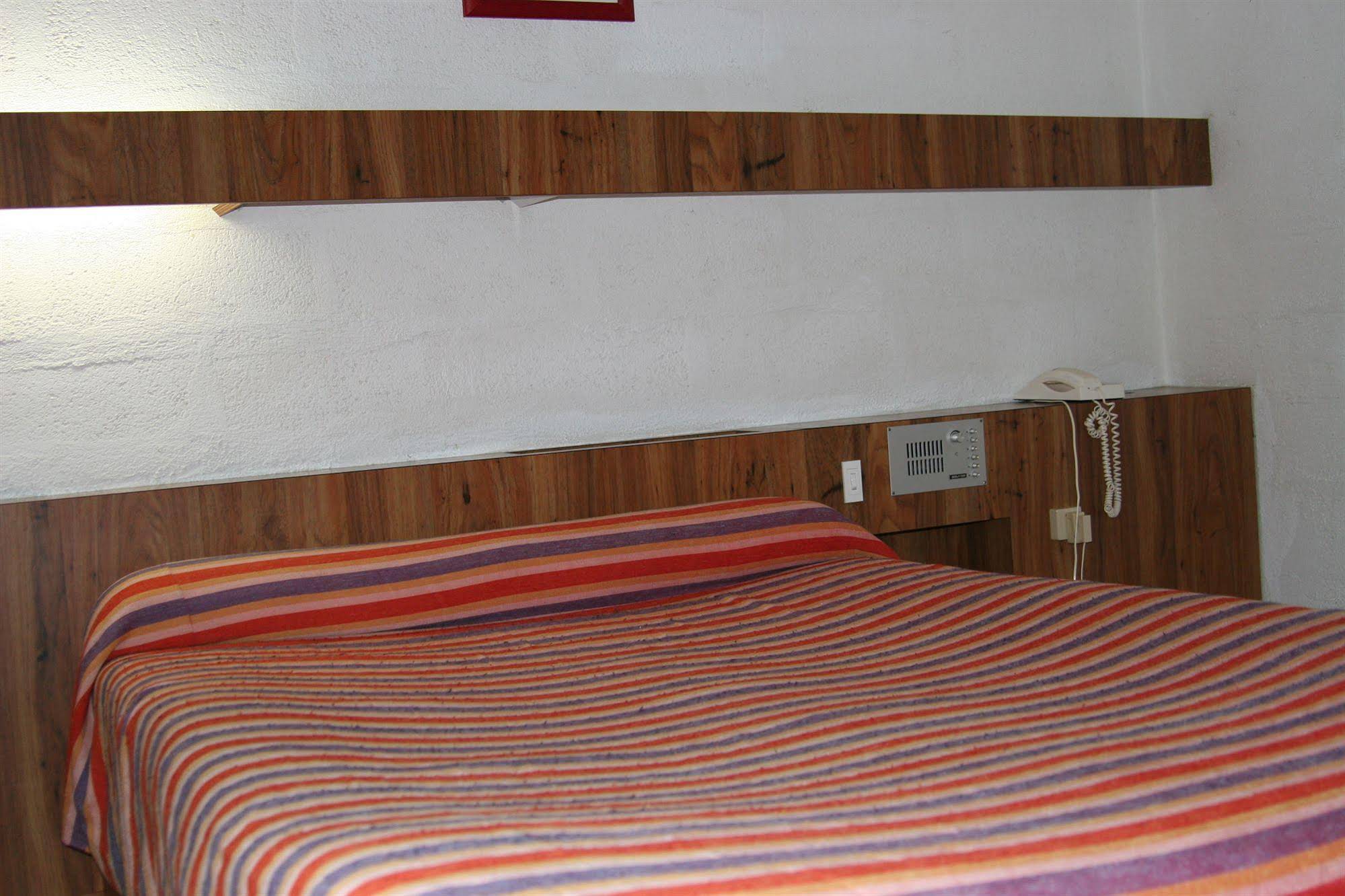 Hôtel  Les Cabanettes