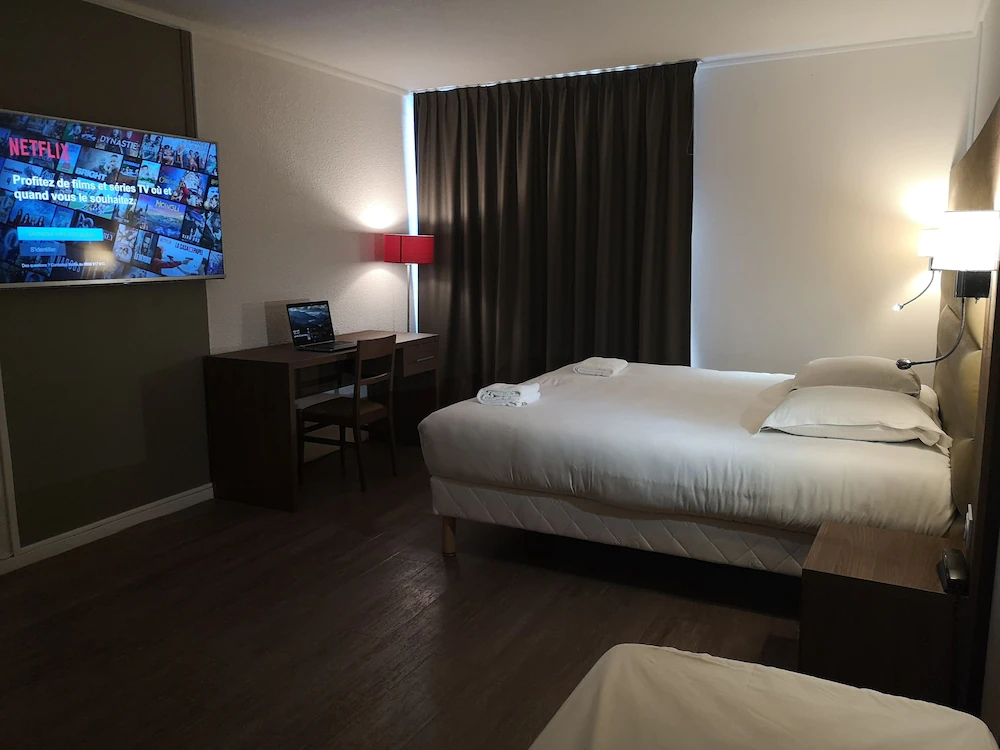Yes Hotel
