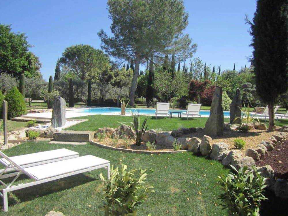 Le Clos Des Cypres