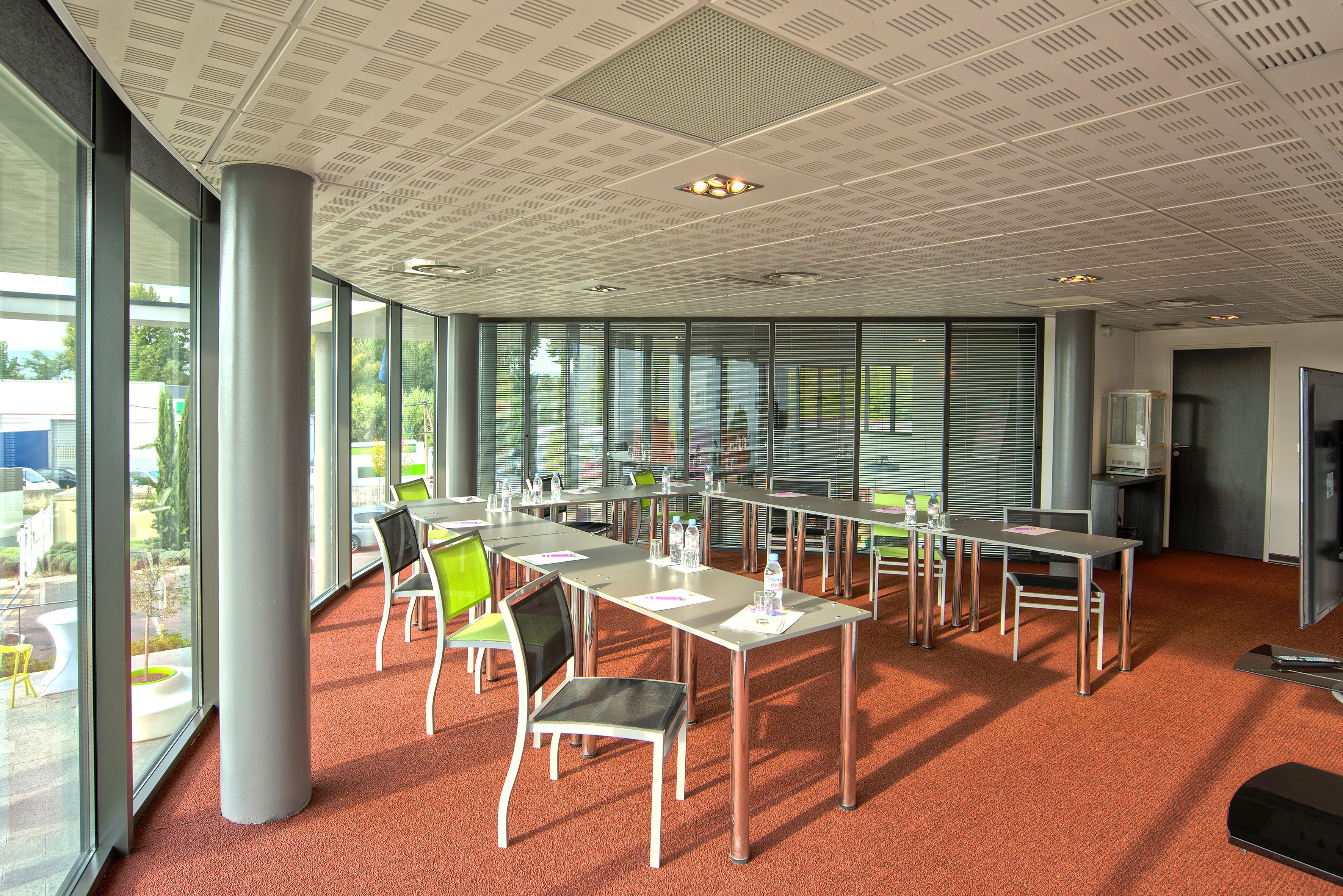 ibis Styles Pertuis Portes du Luberon
