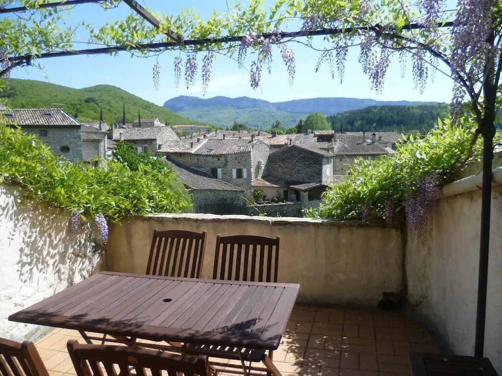 Les Hirondelles