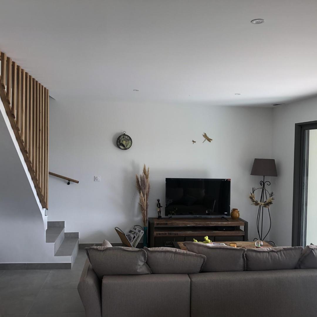 La Maison Adriel Villa Recente avec Jardin et Piscine