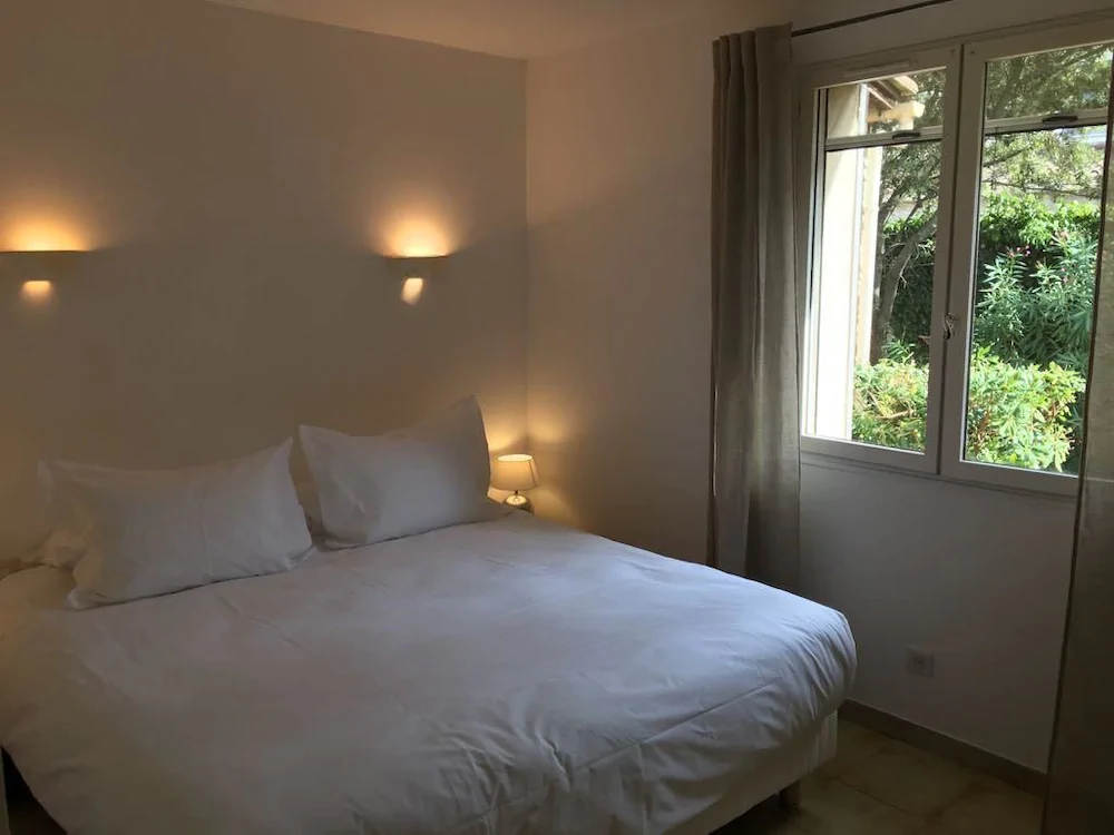 La Villa Des Carassins