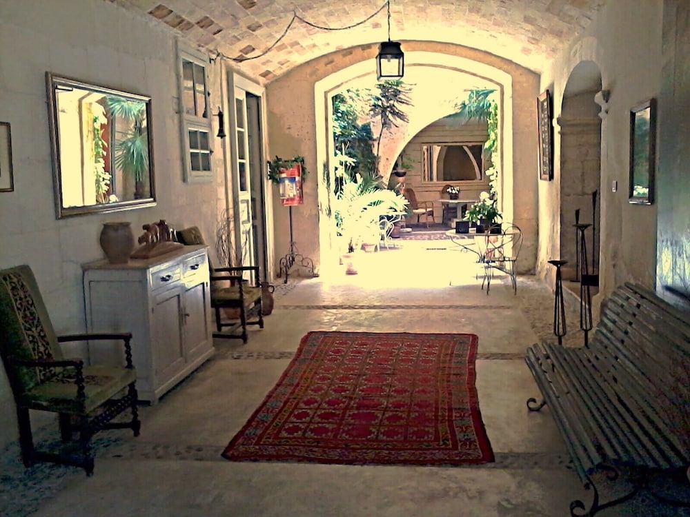 Rue Du Chateau