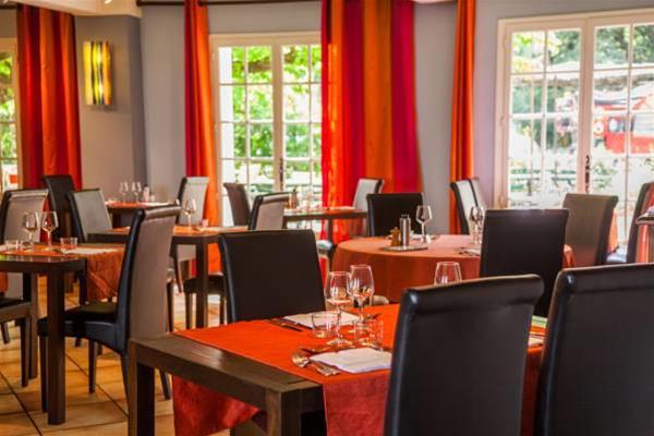 Logis Hôtel Le Petit Manoir & Restaurant La Tonelle